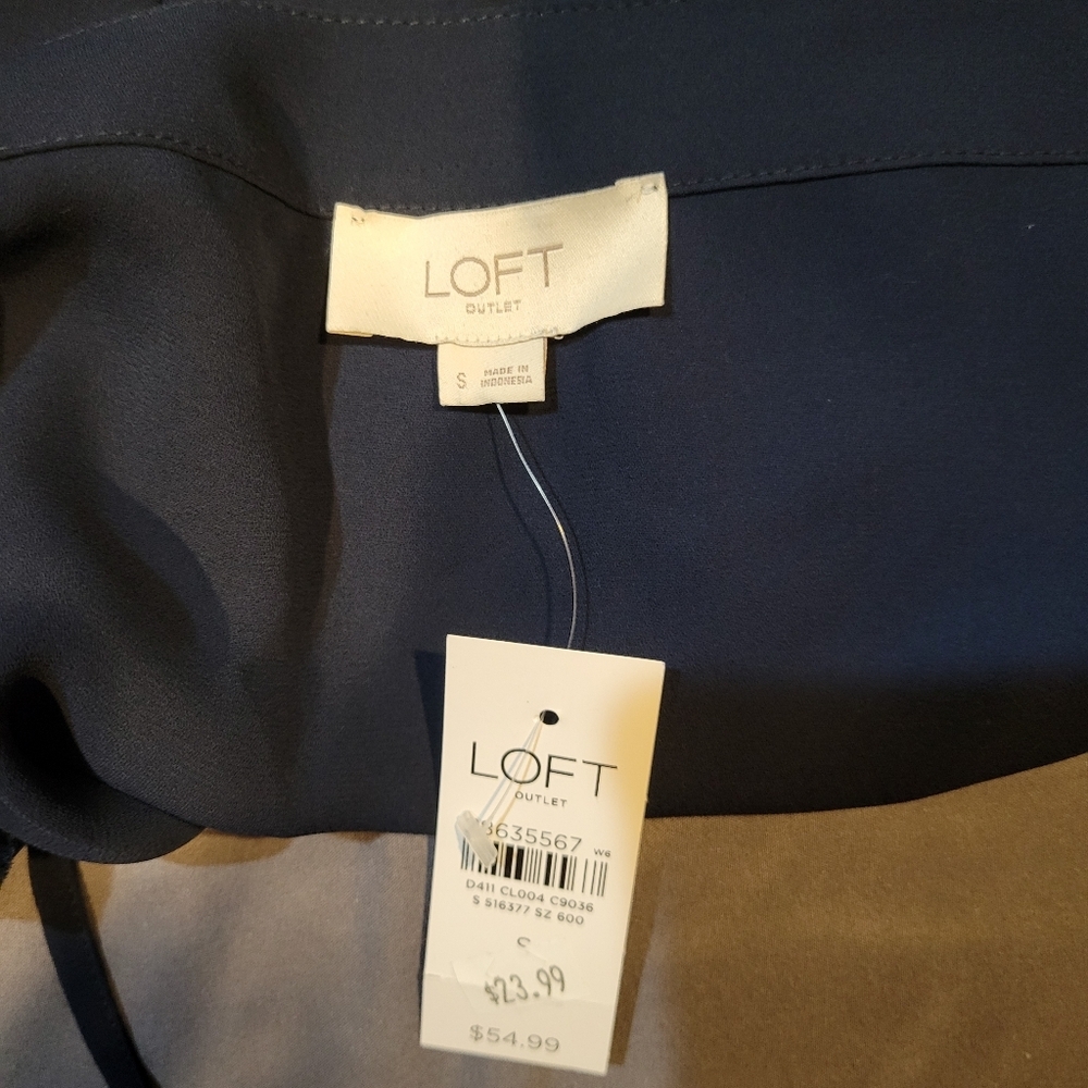 NWT LOFT solid Navy Long Sleeve V Neck Wrap Blouse Workwear | Small - Picture 9 of 10